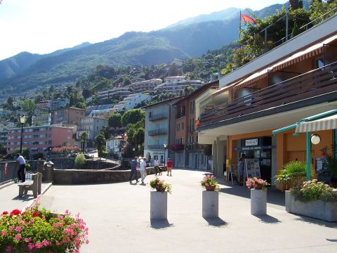 Lake Maggiore - Brissago - The lakeside